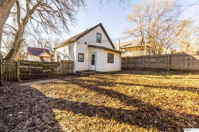 Photo - 4266 Maple St