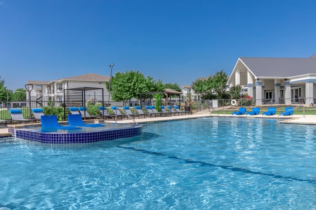 Fifteen12 apartments — community photo - Fifteen12