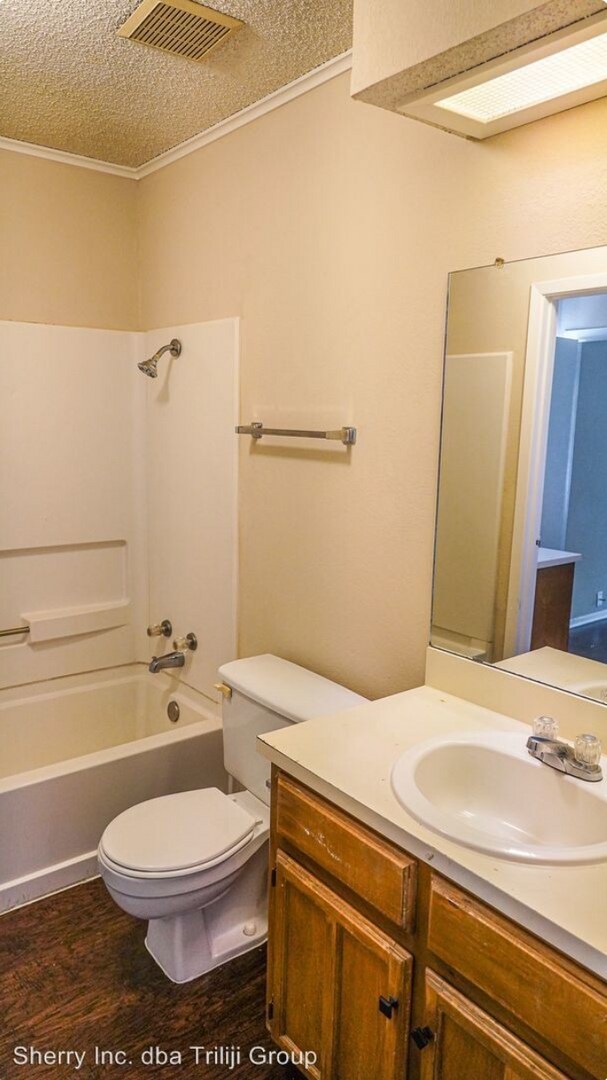 Photo - E 105-107 Eldorado Unit 105