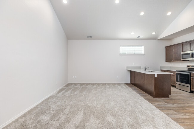 Photo - 1909 N W Enterprise St