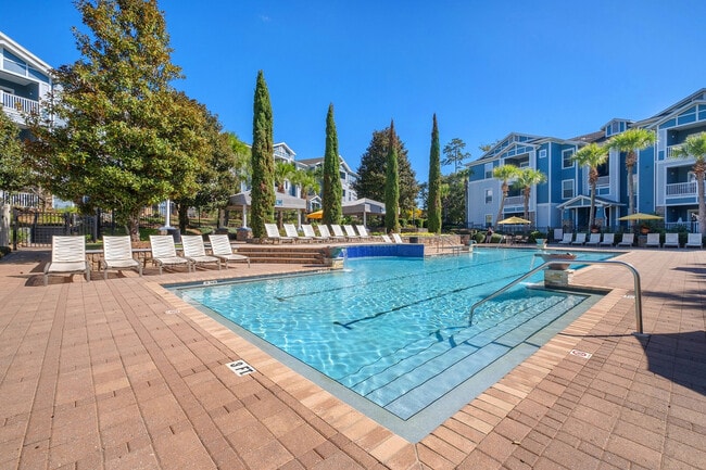 Building Photo - West 10