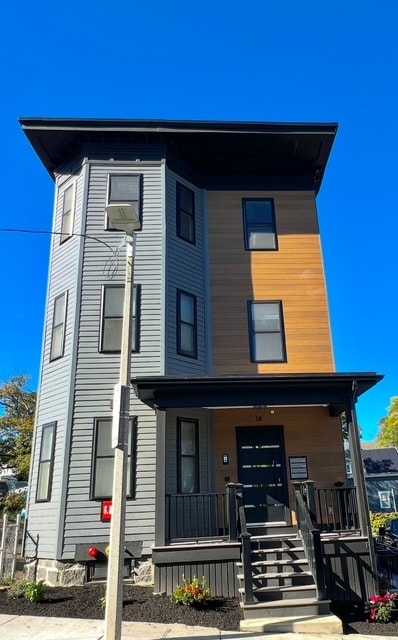Building Photo - 18 Dunreath St Unit 1