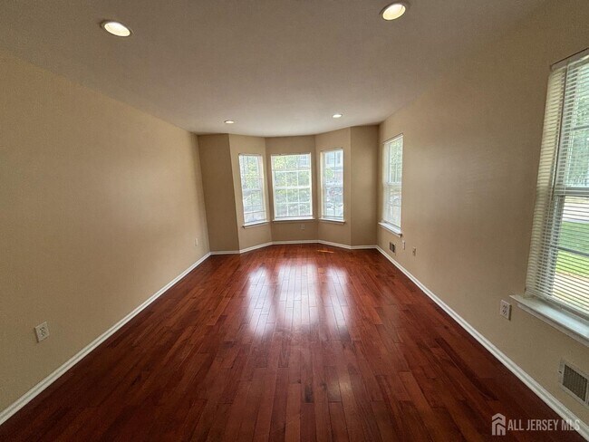 107 Amy Dr