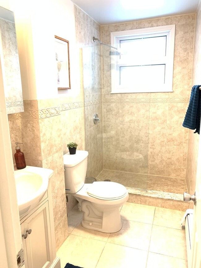 Photo - 2428 Cambreleng Ave Unit 2