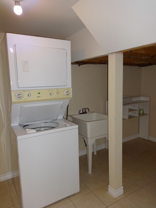 Photo - 1 Salt Creek Av