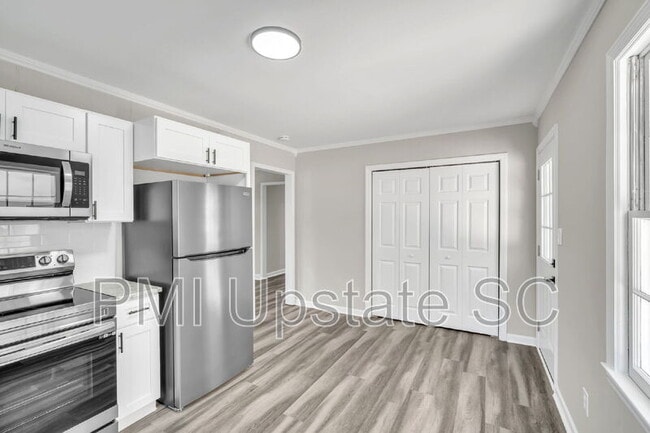 Photo - 120 Abbotsford Dr