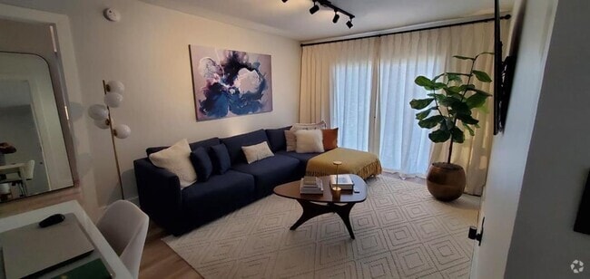 Building Photo - 5230 NE 6th Ave Unit B24 Rental