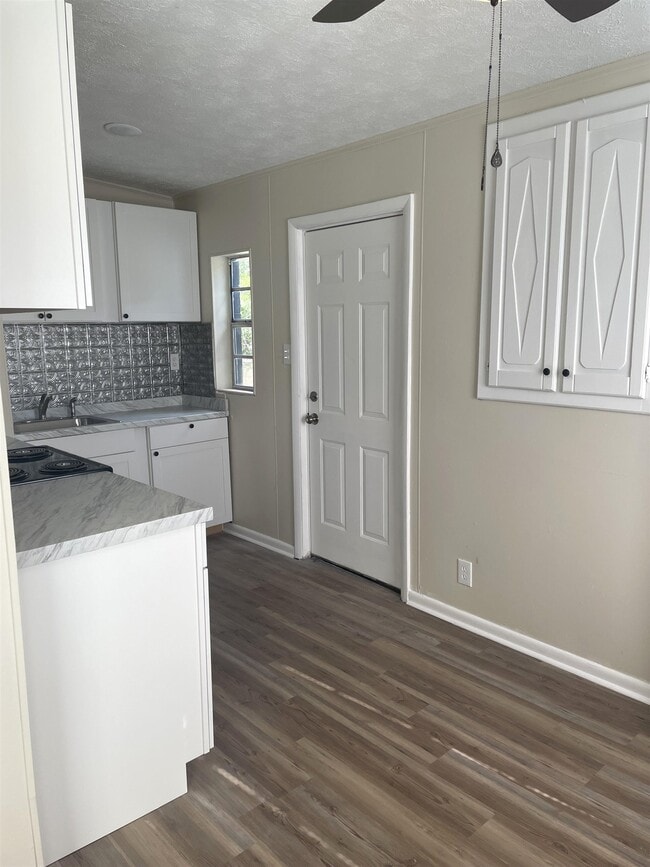 Photo - 9 Dr R.B. Hayling Pl