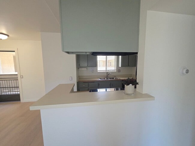 Photo - 2343 E 17th St Unidad 201