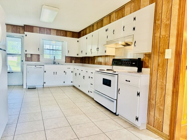 Photo - 3976 US-19E