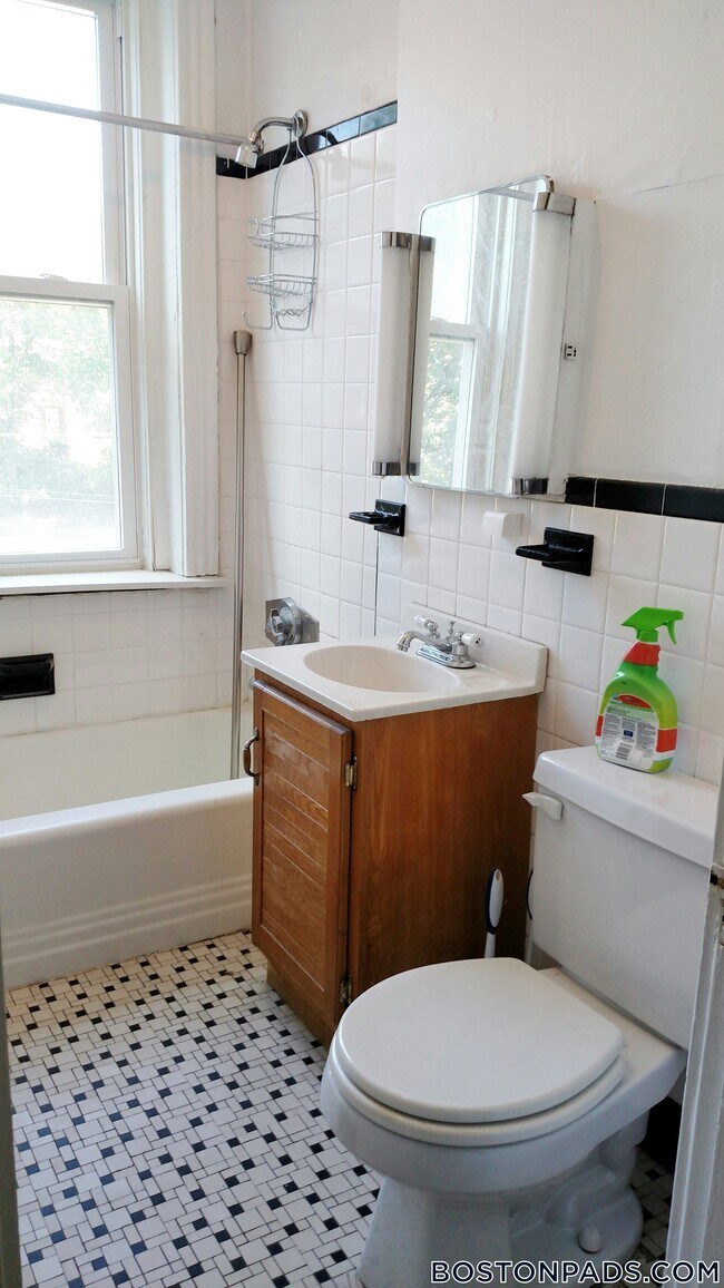 1450 Commonwealth Ave Unit 21