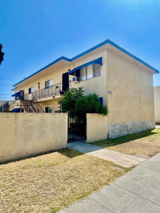 Gated complex - 1018 E 32nd St Apartments Unit D