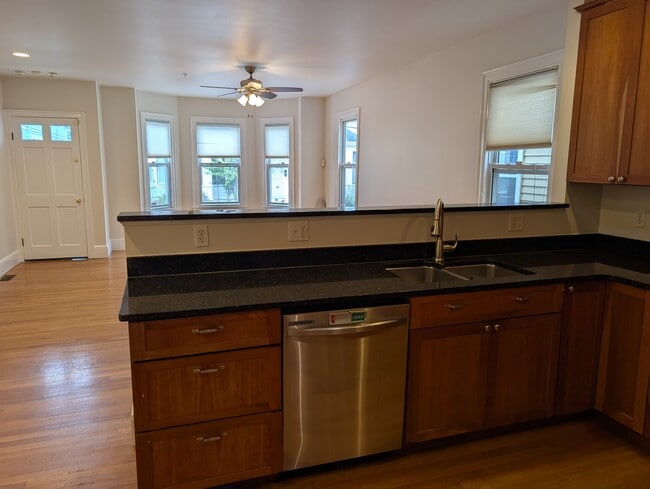 Building Photo - 40 Prince St Unit 40