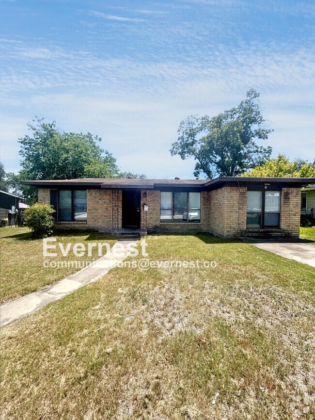 Building Photo - 618 Pilgrim Dr Rental