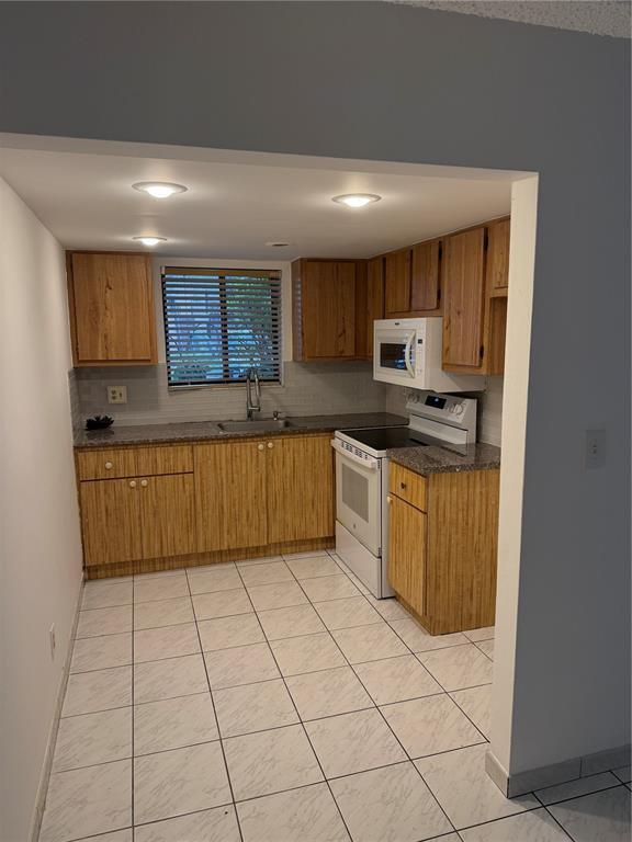 Building Photo - 1125 S Flagler Ave Unit 511