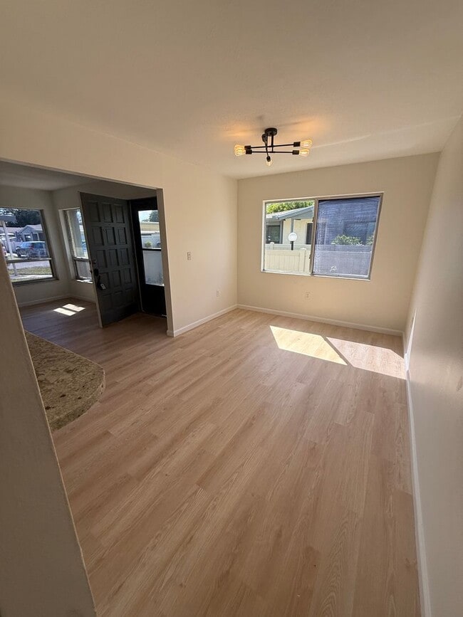 Photo - 2914 29th Ave W