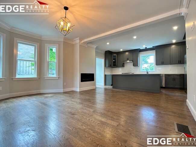 Photo - 238 Palfrey St