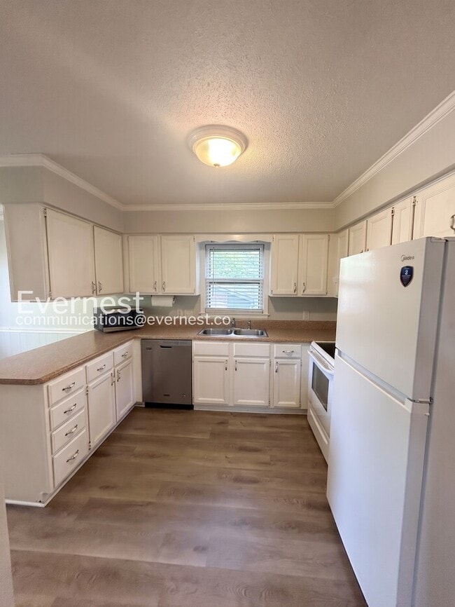 Photo - 3208 Pinecrest Dr