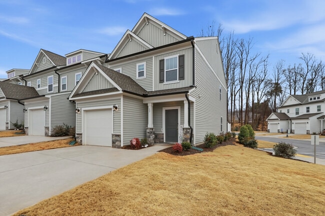 Photo - 17 Saltford Ln