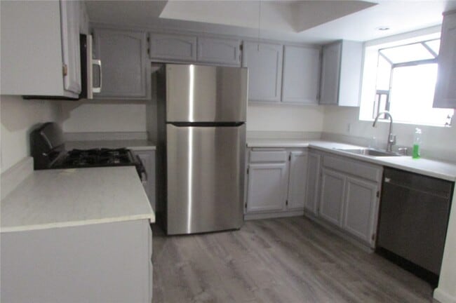 Photo - 2440 Lakeside Dr