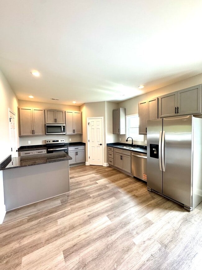 Photo - Like New 3 Bed, 2.5 Bath Townhouse