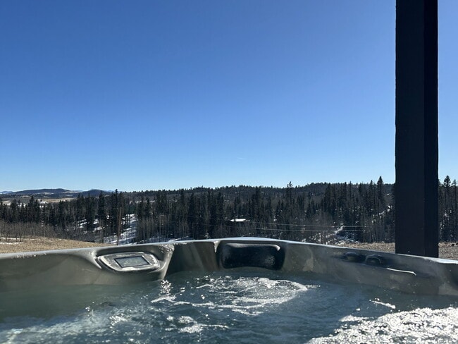 Photo - "Cozy 3-Bedroom Mountain Home with 2 Full ...