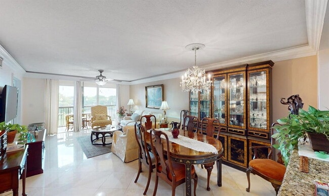 Photo - 1266 S Military Trail Unidad 553