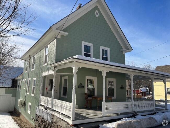 Building Photo - 263 Village St Rental