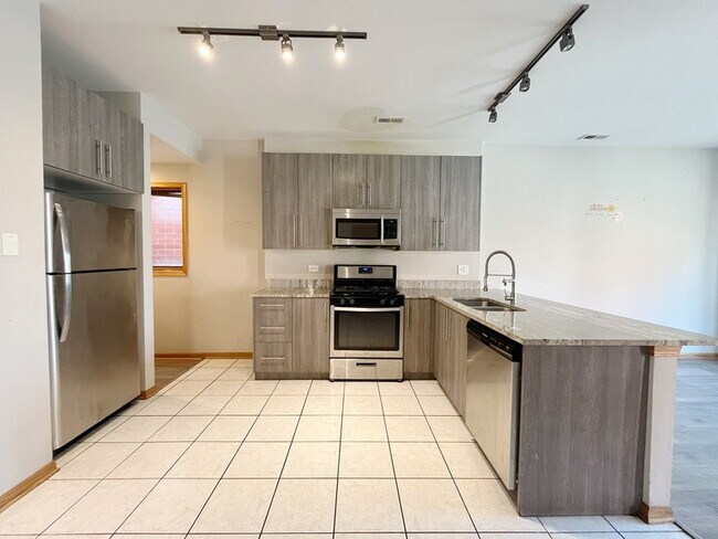 Photo - 2413 W Taylor St Unidad 2