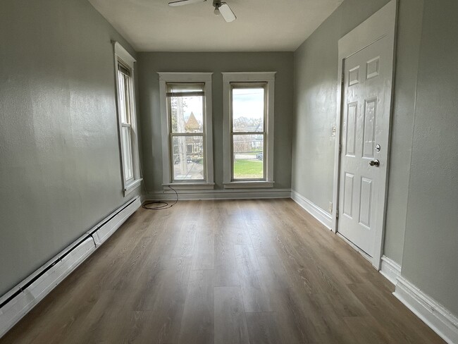 Photo - 292 Villa St