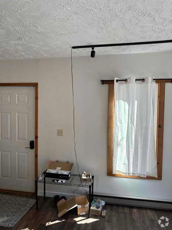 Building Photo - 2415 VT-14 Rental