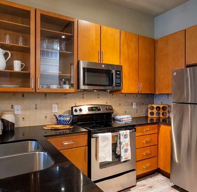 Building Photo - 5455 Richmond Ave. Unit 3007