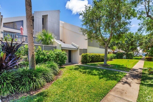 Building Photo - 1605 S US Hwy 1 Unit 13d Rental