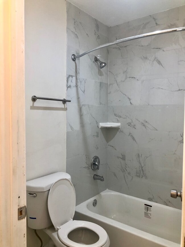 Photo - 256 S Alexandria Ave