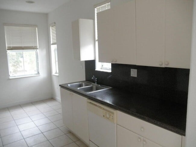 Building Photo - 2147 Shoma Dr Rental