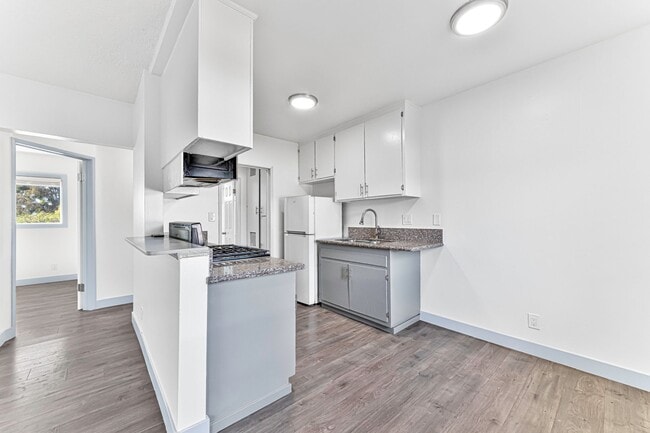 Photo - 210 E 29th St Unidad 17