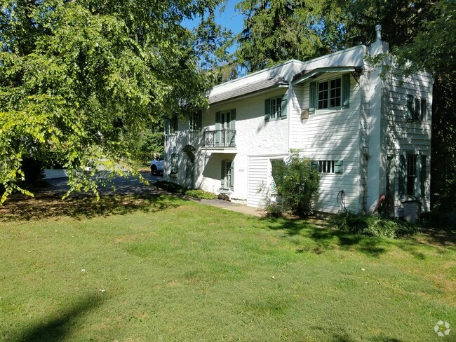 Building Photo - 1903 Old Court Rd Rental