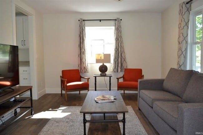 Photo - 124 N Bryan Ave