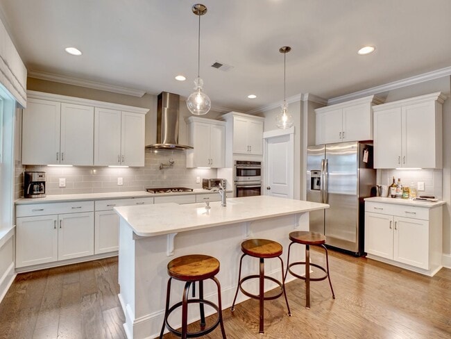 Photo - Charming 4 Bedroom Cottage Available in Og...