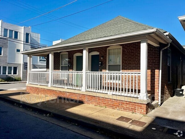 Building Photo - 83 E 17th St Rental