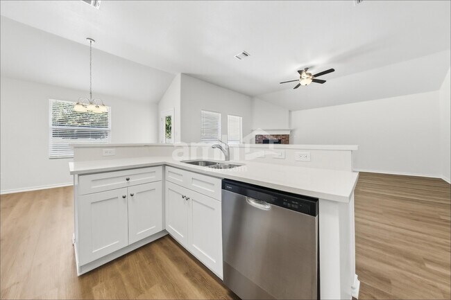 6928 Denver City Dr
