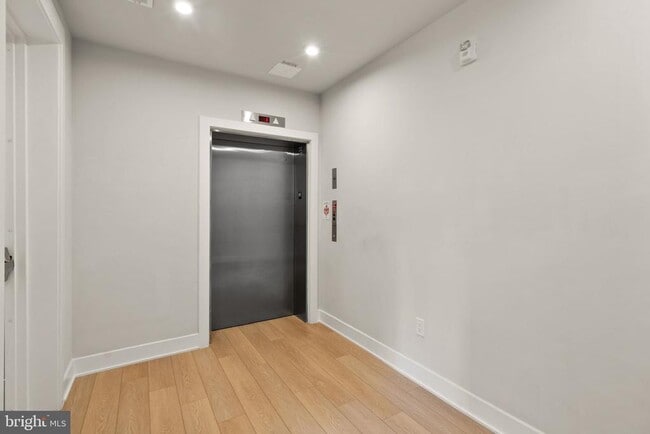 Photo - 43443 Croson Ln Unidad 300