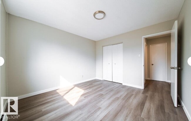Photo - 3415-3106 106 Ave NW