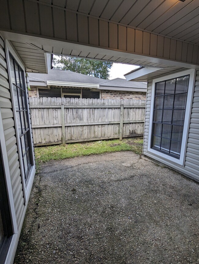 1143 Willow Creek Dr Townhome Townhome Rental in Zachary LA