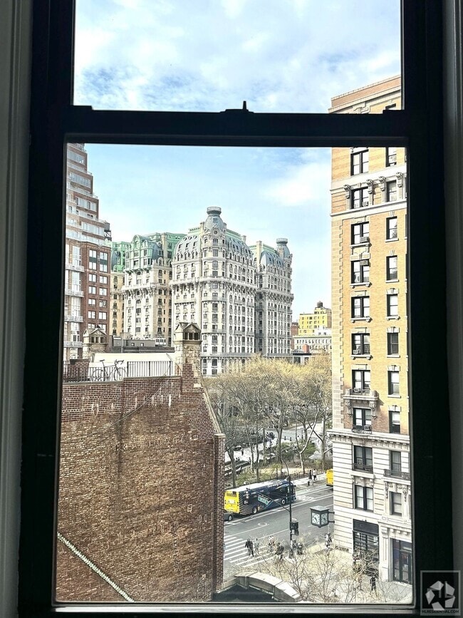 Building Photo - WEST 72 STREET Unit 2C Rental