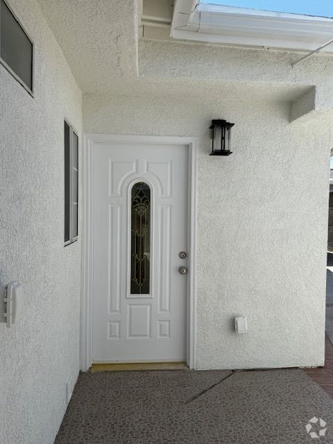 Building Photo - 347 E 224th St Rental