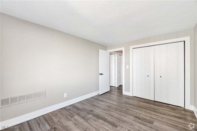 Building Photo - 12900 Lake Ave Unit 507 Rental