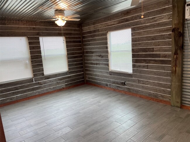 Photo - 544 Marlin Dr