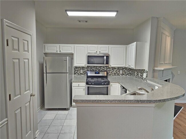 1999 Hailston Dr NW