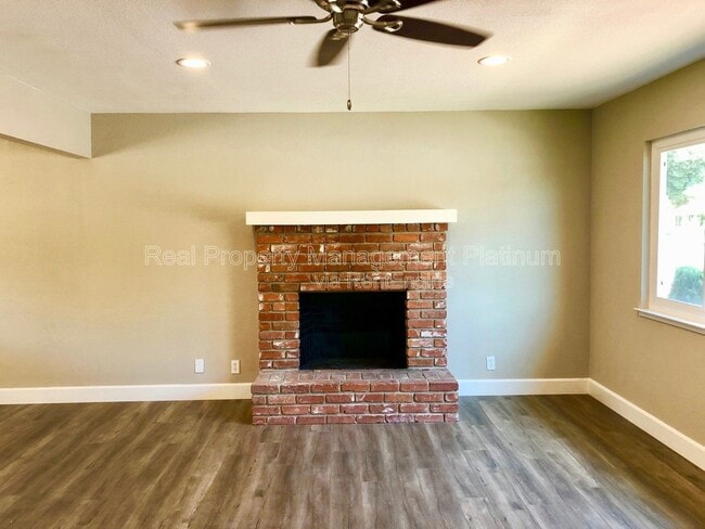 Photo - 3653 N Shirley Ave